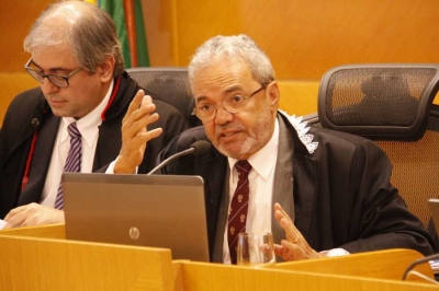 O conselheiro-presidente Clóvis Barbosa acatou pedido de medida cautelar (Imagem: Cleverton Ribeiro/TCE/SE)