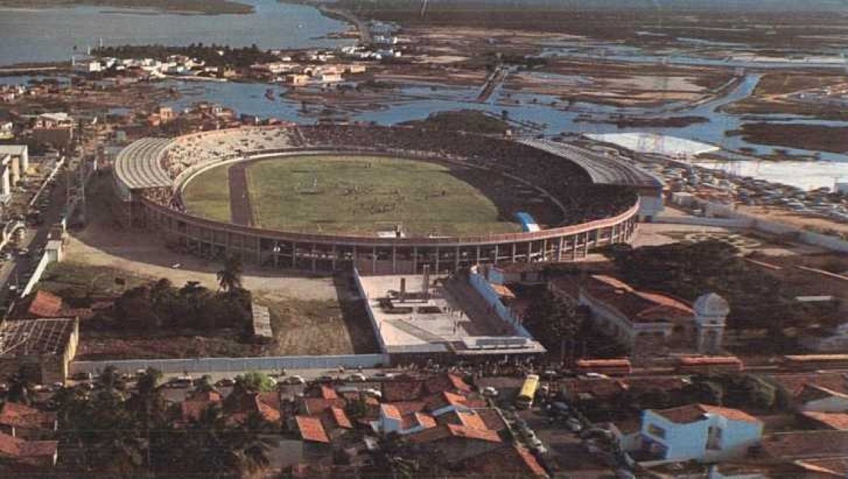 Prefeitura de Aracaju trabalha para solucionar alagamentos na Treze de Julho (Foto: PMA)