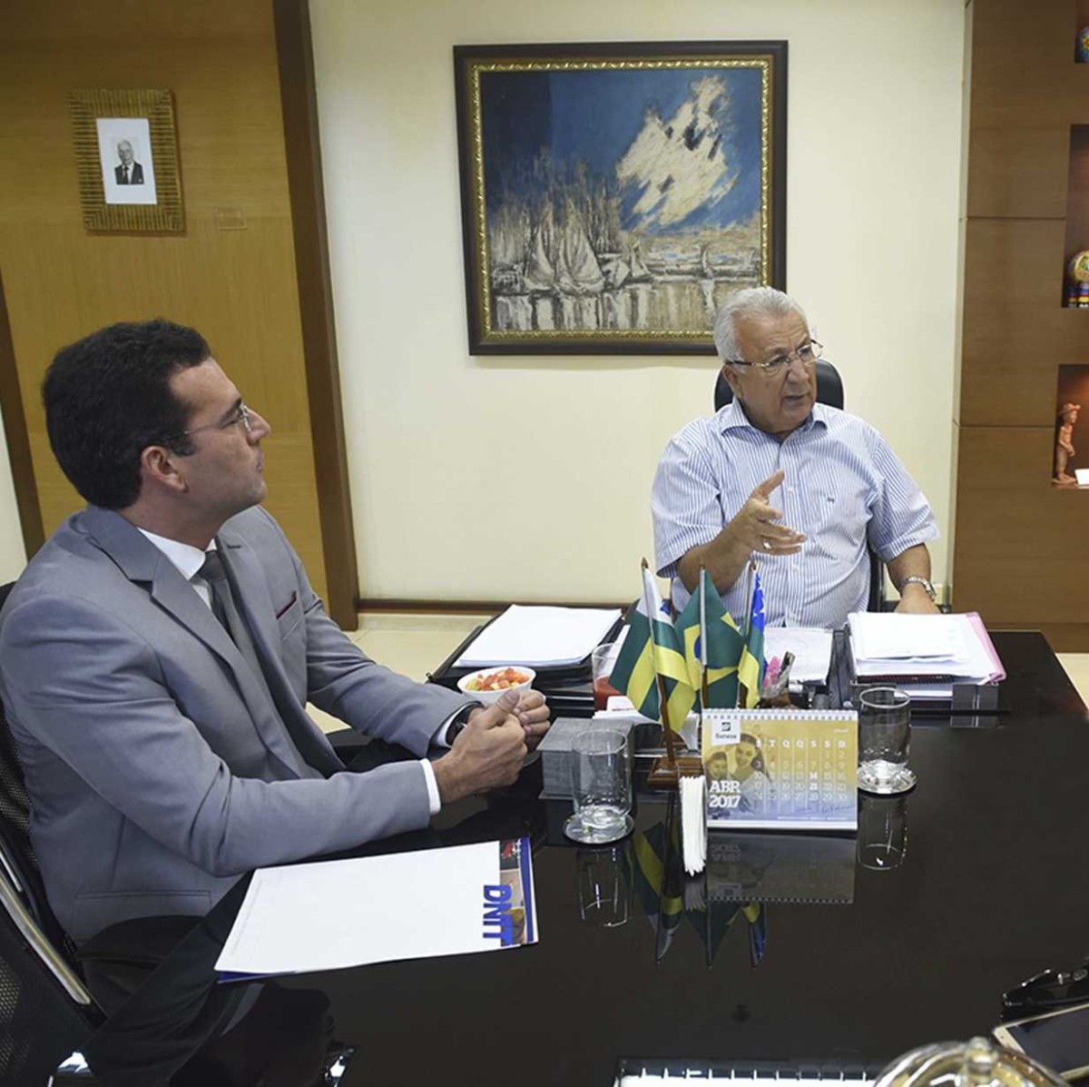 Governador de Sergipe e superintendente do Dnit discutem continuidade da duplicação da BR-101 (Foto: Marcelle Cristinne/ASN)