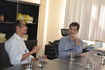 João Augusto explica posição dos médicos (Foto: Portal Infonet)