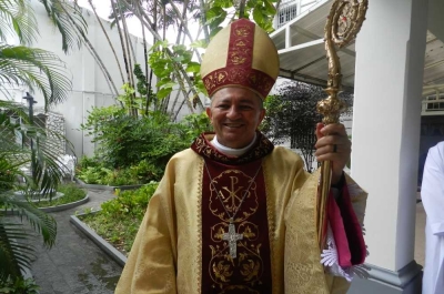 Dom Frei João José Costa explica o significado da Missa dos Santos �?leos  (Foto: Portal Infonet)