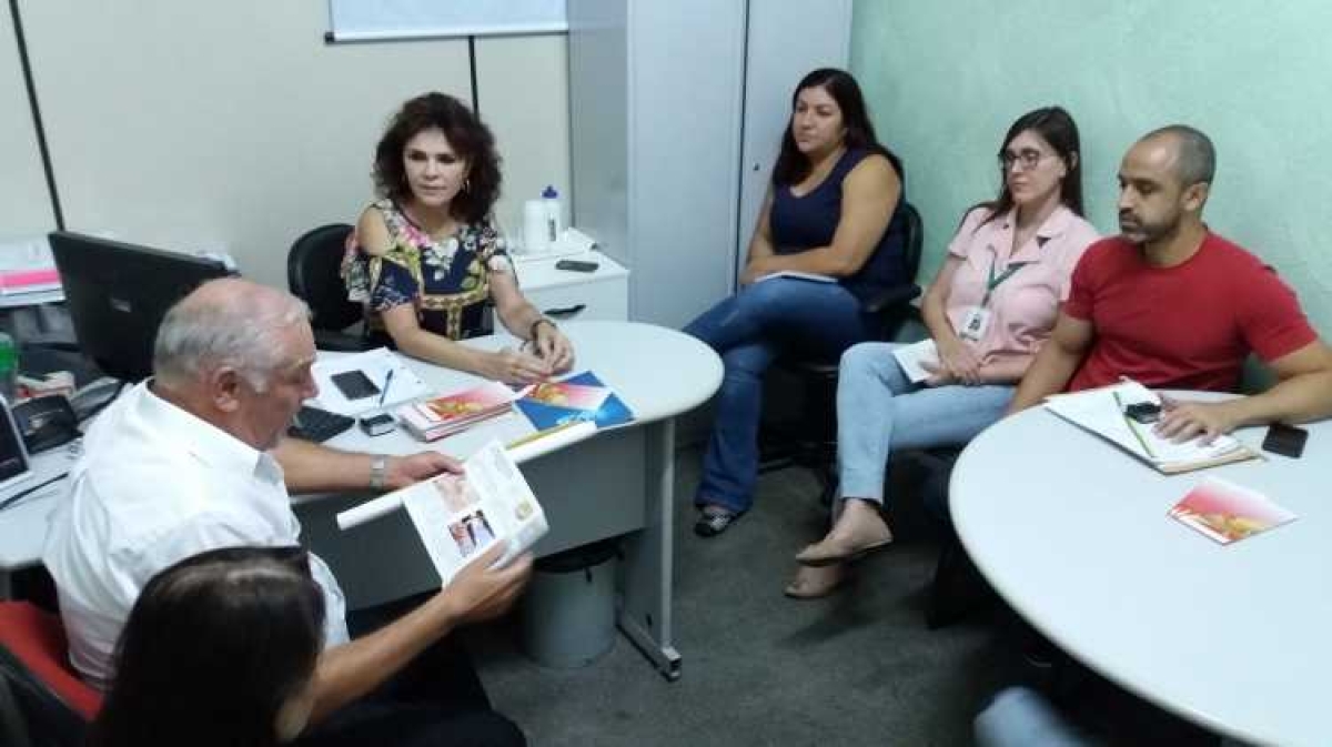 Em reunião, Bonfim passa orientações a Covisa (Foto: SMS/Aracaju)