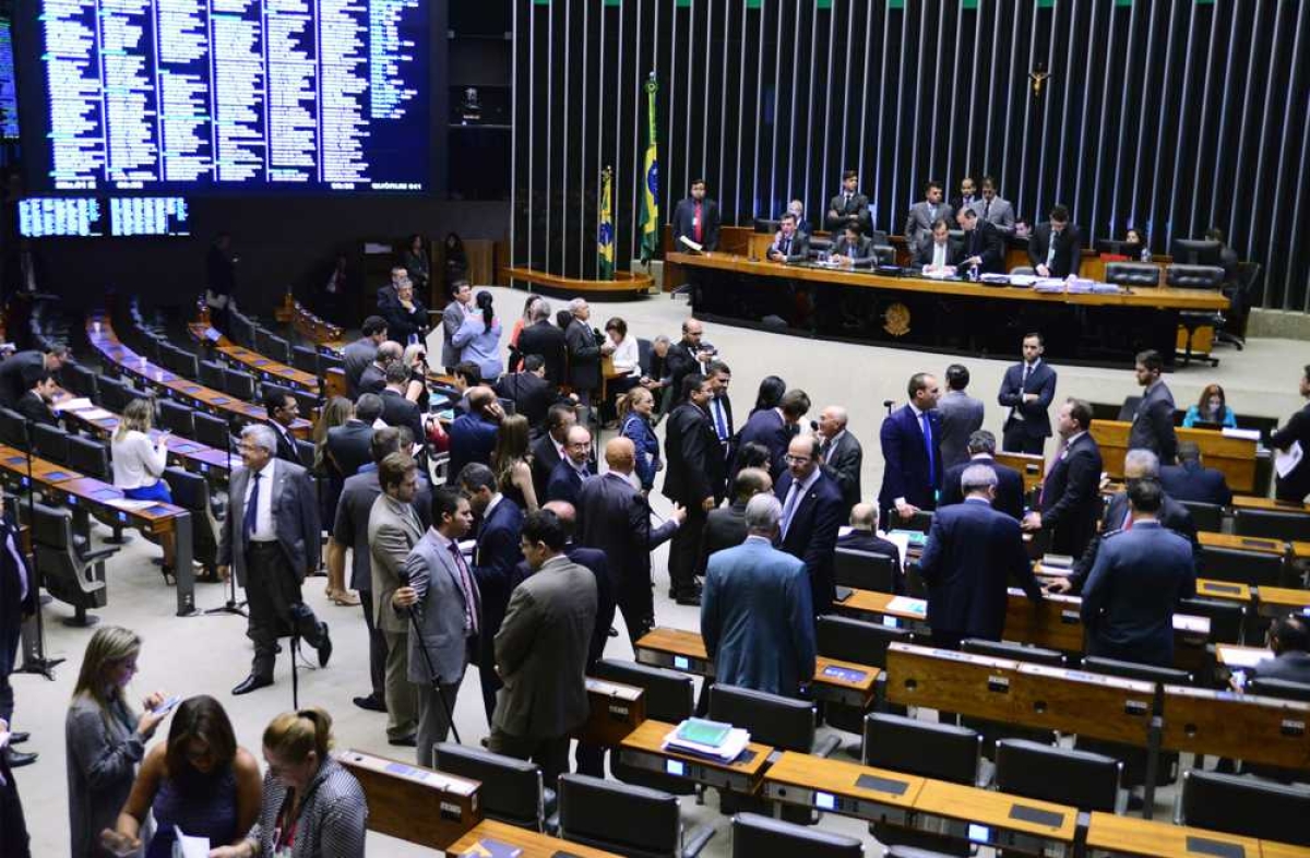 Deputados aprovaram nesta quarta-feira duas modificações no texto-base do projeto (Foto: Nilson Bastian/Câmara dos Deputados)
