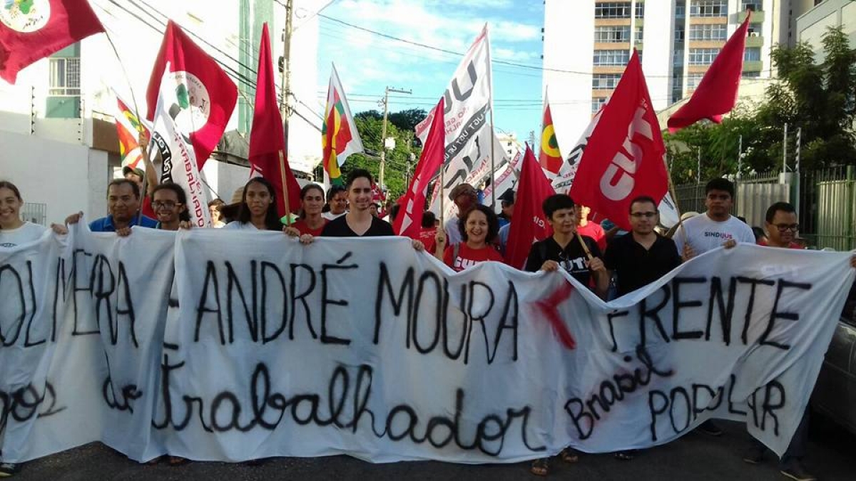 Frente Brasil Popular faz ato de repúdio a Laércio Oliveira na porta da Fecomércio (Foto: CUT/SE)