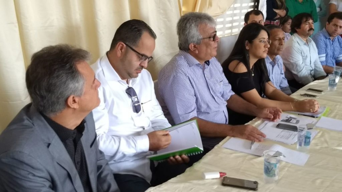 Almeida Lima e a equipe da Saúde em Glória: uma nova perspectiva (Foto: Transcrito do JLPolítica)
