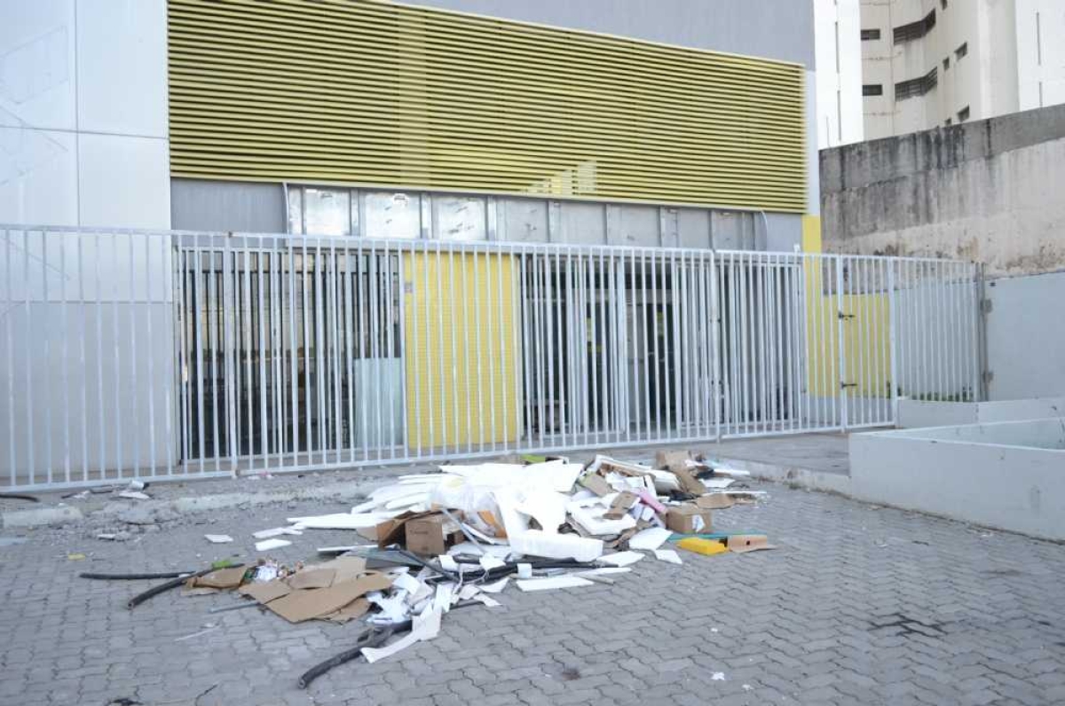 Agências desativadas do BB são alvos de vandalismo (Foto: Portal Infonet)