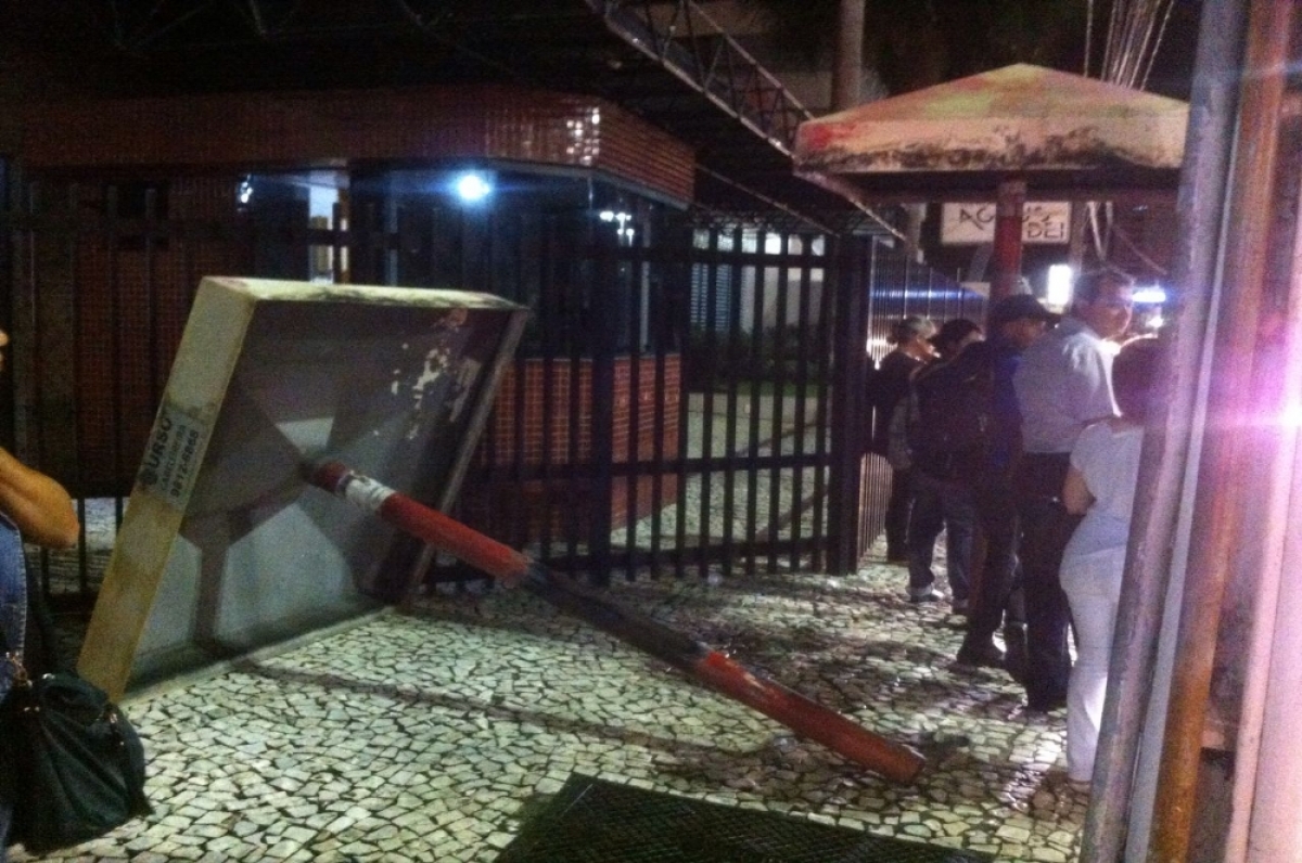 Fato ocorreu na noite desta terça-feira, 30 (Foto: Karla Aragão/Portal Infonet)