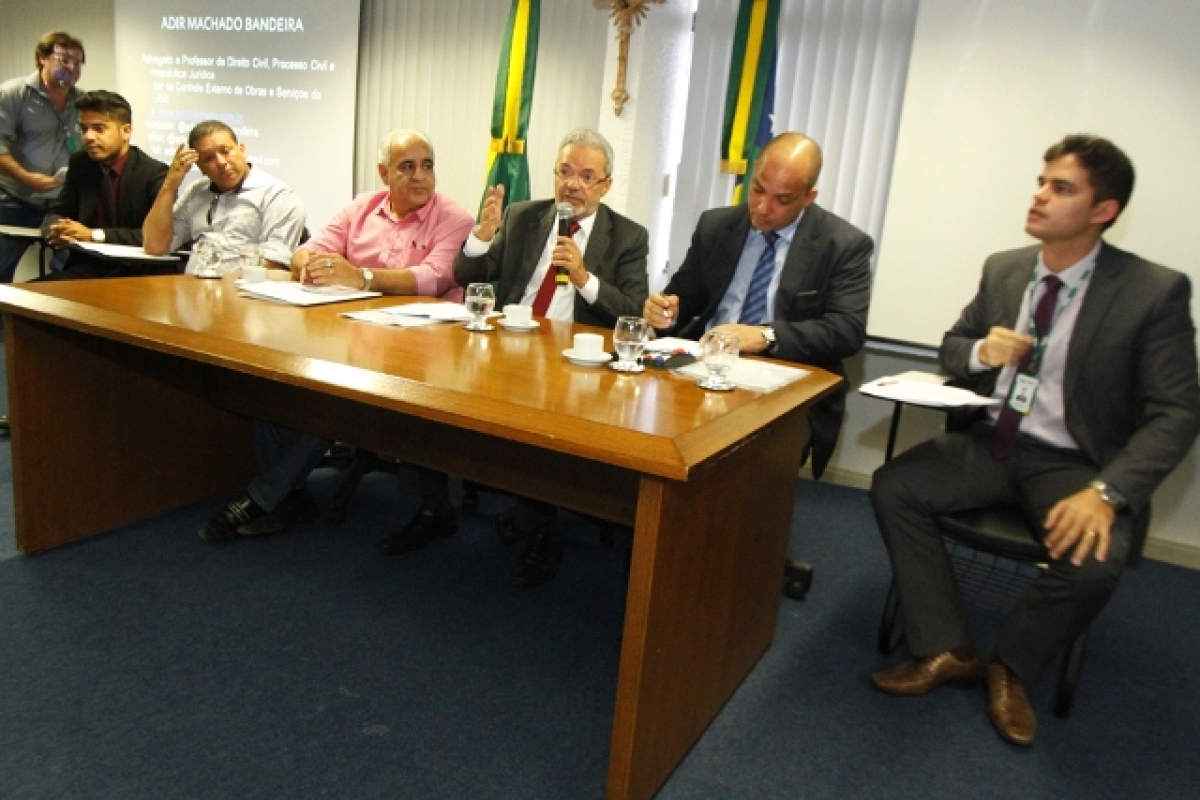 TCE/Sergipe recebe prefeitos para tratar de gastos com festas e ordem cronológica de pagamentos (Foto: Cleverton Ribeiro/TCE/SE)