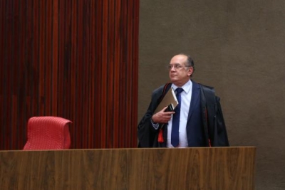 O presidente do TSE, ministro Gilmar Mendes, durante o quarto dia de julgamento da ação que pede a cassação da chapa Dilma-Temer (Foto: Fabio Rodrigues Pozzebom/Agência Brasil)