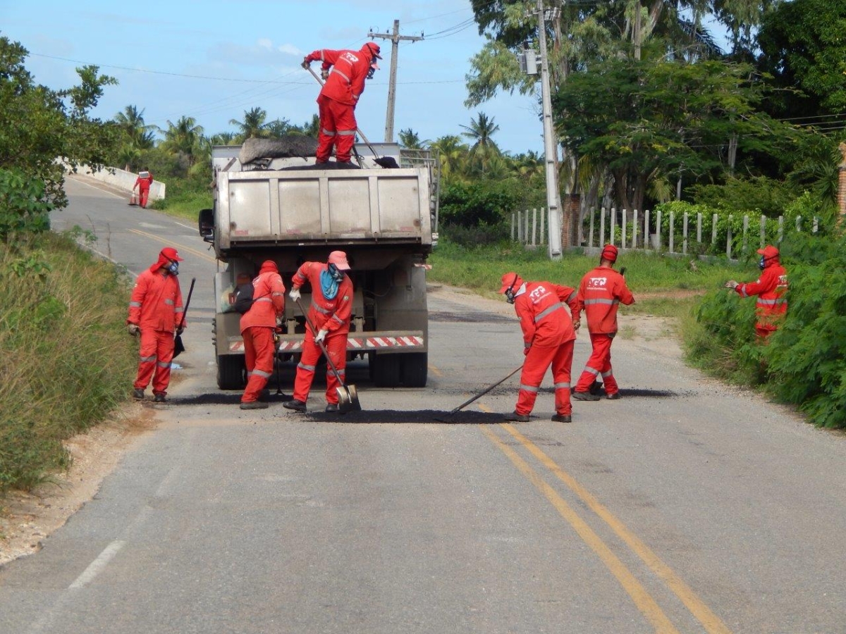 Operação tapa buraco prossegue nas rodovias de Sergipe (Foto: Seinfra/SE)