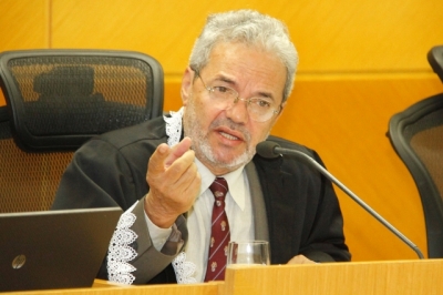 O conselheiro-presidente Clóvis Barbosa (Foto: Cleverton Ribeiro/TCE/SE)
