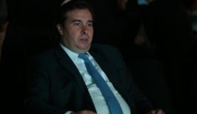 O presidente da República em exercício, Rodrigo Maia, durante evento da Abear (Foto: Valter Campanato/Agência Brasil)
