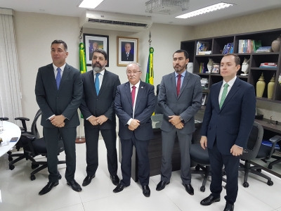 Luciano Bispo recebe representantes da Defensoria, MPE e da Amase (Foto: Alese)