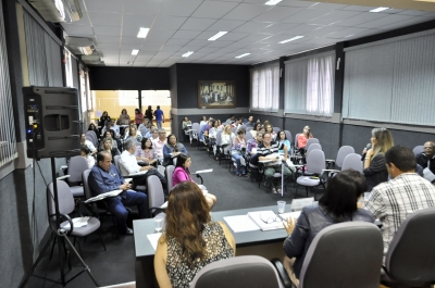 Secretários municipais de saúde tratam de contrato para tratamento oncológico (Foto: SES)