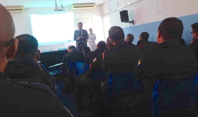 Capitão Samuel bate papo com turma do CFS 2017 (Foto: Ascom Parlamentar) Capitão Samuel bate papo com turma do CFS 2017 (Foto: Ascom Parlamentar)