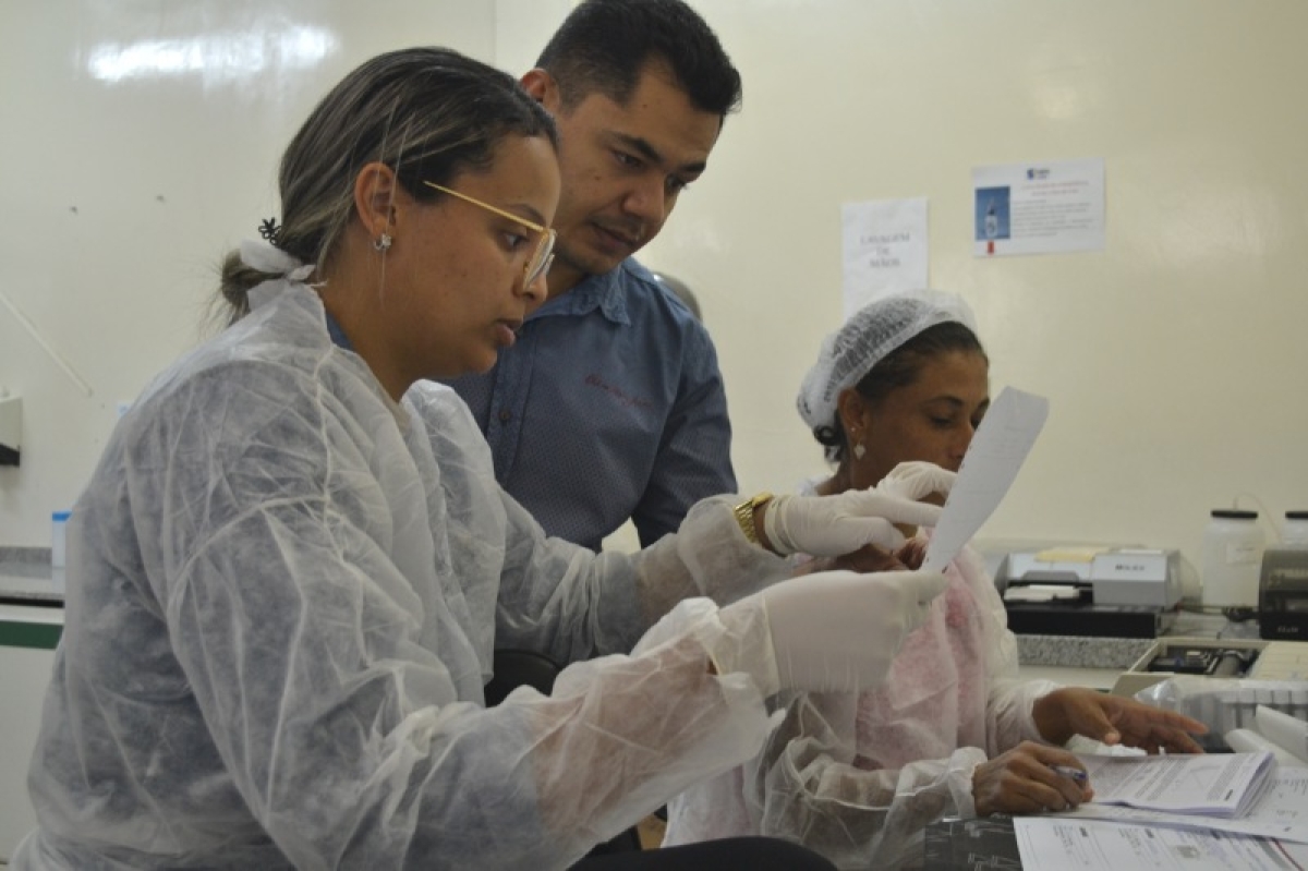 Lacen Sergipe inicia testes para confirmação do diagnóstico do Zika vírus (Foto: SES/SE)