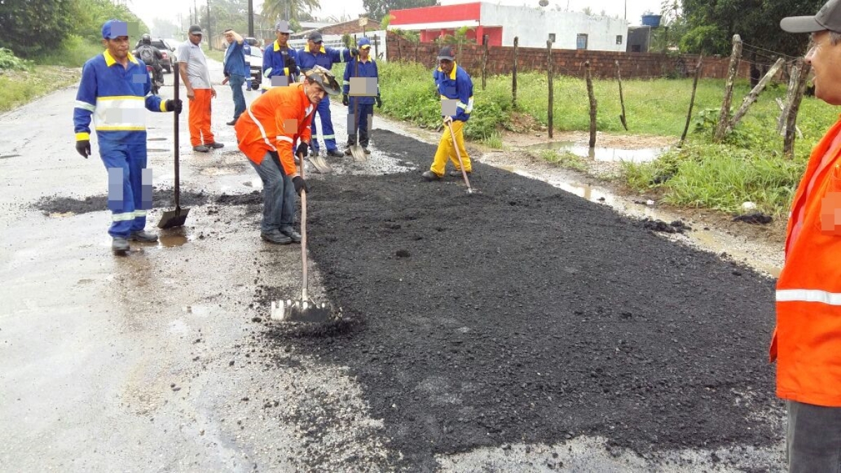 Deputado Garibalde Mendonça garante Operação Tapa Buraco na cidade de Arauá (Foto: Assessoria Garibalde Mendonça)