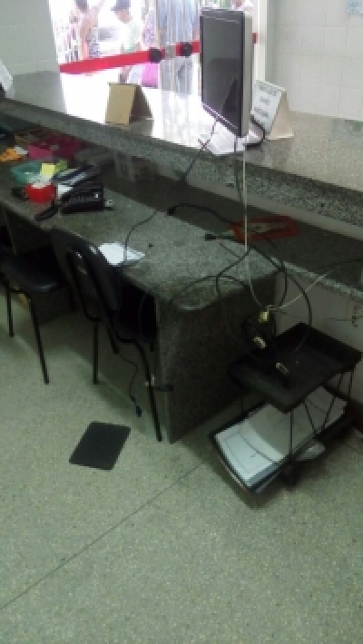 Computador da recepção foi furtado (Foto: Ascom/SMS)