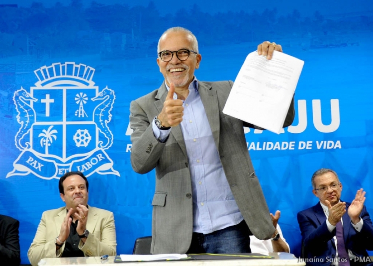 Prefeito assina contrato de recebimento de R$ 63 milhões para obras em Aracaju (Foto: Janaína Santos/PMA)