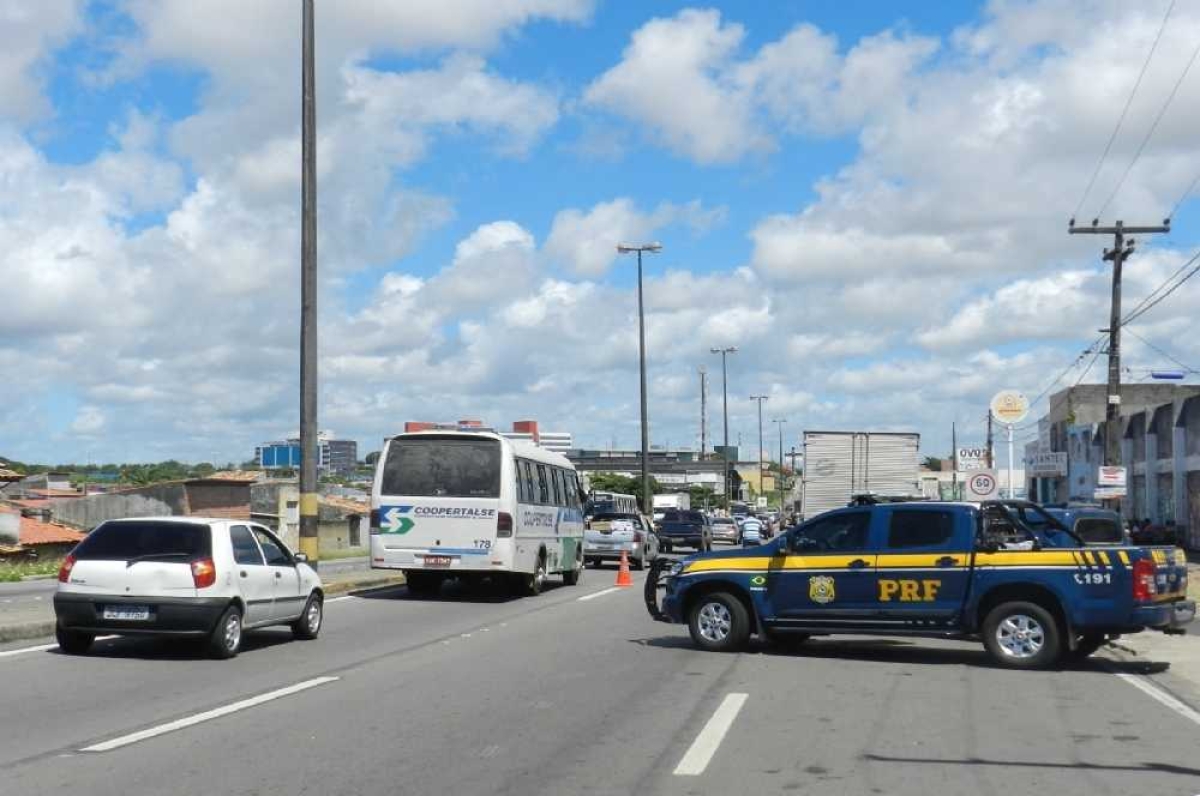 Fato ocorreu na avenida Chanceler Osvaldo Aranha, em um trecho da BR-235 (Foto: arquivo Portal Infonet)