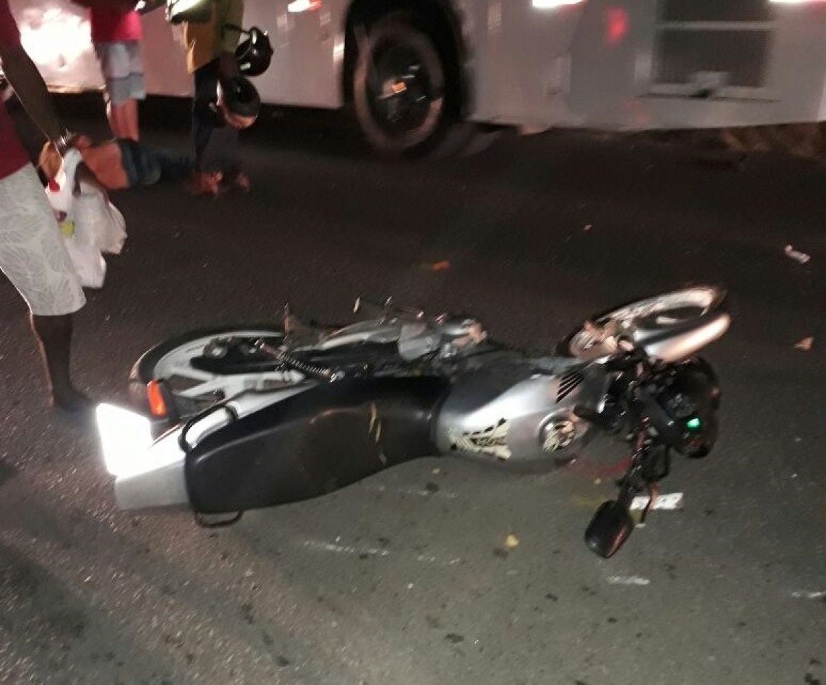 Motociclista morre após colidir contra veículo em Lagarto (Foto: Lagarto Como Eu Vejo)