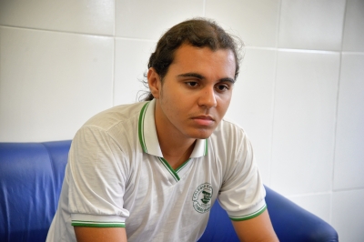 "Não deu tempo ainda de avisar para a minha família, mas farei isso daqui a pouco. Confesso que fiquei surpreso, mas feliz por representar o Colégio Tobias Barreto numa competição nacional de Física", disse o Aluno Marco Antônio (Foto: Secom/Seed)