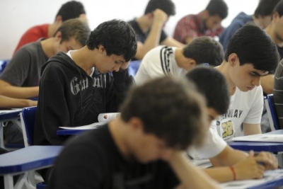 A prova do Enem costuma abordar também assuntos do cotidiano, tanto em perguntas específicas como em textos que subsidiam as questõesImagem de (Foto: Arquivo/Agência Brasil)