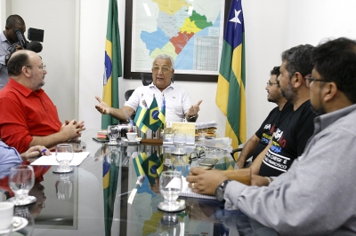 Governador recebe movimento contra a privatização da Chesf  (Foto: Victor Ribeiro/ASN)