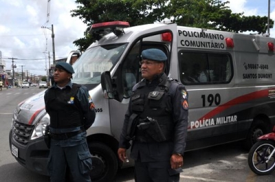 Duas pessoas são presas na Farolândia (Foto: SSP)