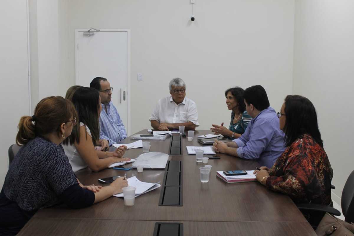 Representante do Ministério da Saúde vem a Sergipe conferir cuidados para crianças com microcefalia (Foto: SES/SE)