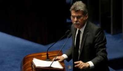 Senador Romero Jucá disse, pelo Twitter, que o presidente Michel Temer trocará 17 ministros (Foto: Wilson Dias/Agência Brasil)