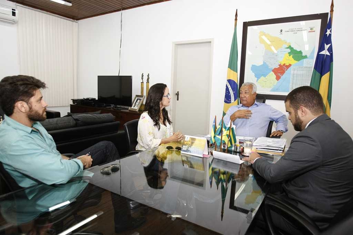 Governador de Sergipe discute carcinicultura com representantes do Departamento Nacional de Obras Contra a Seca (Foto: Victor Ribeiro/ASN)