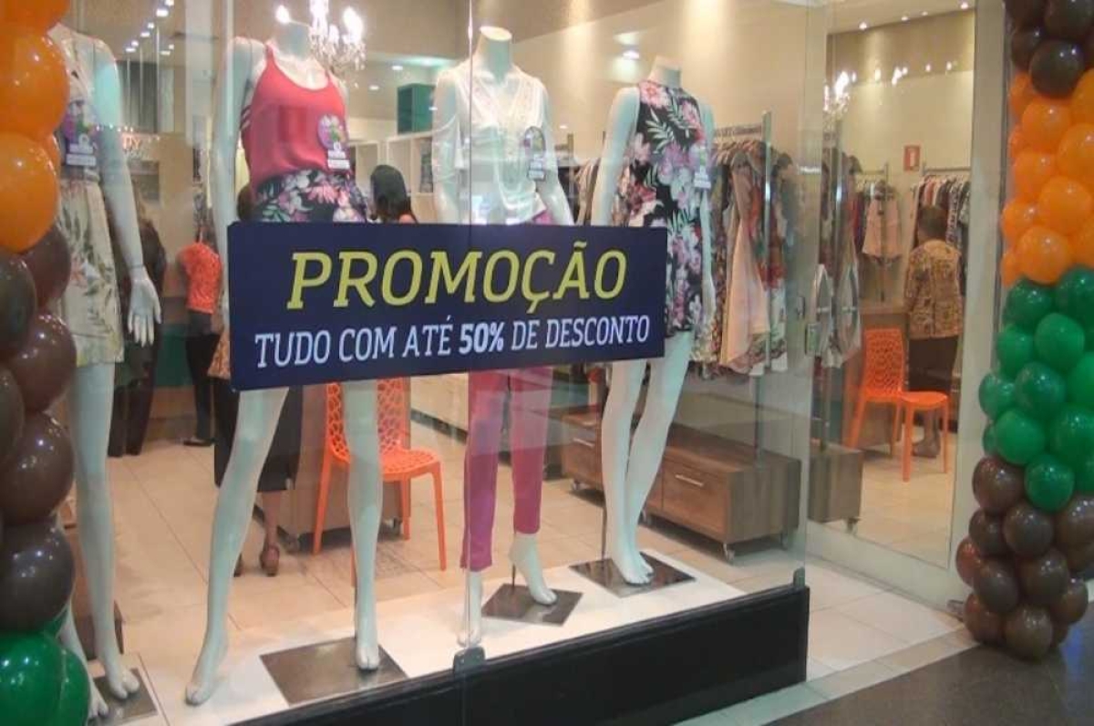 Comerciantes anunciam promoções (Foto: Arquivo Portal Infonet)
