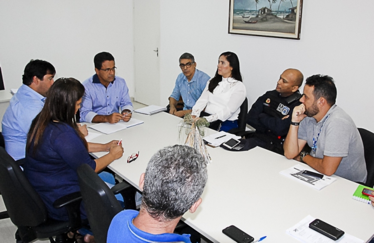 Emsurb discute com setores plano de ação para retirada de feirantes da João XXIII (Foto: Marcos Rodrigues/PMA)