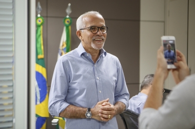 Prefeitura inicia pagamento dos salários dos servidores nesta quinta, dia 30 (Foto: Marco Vieira)