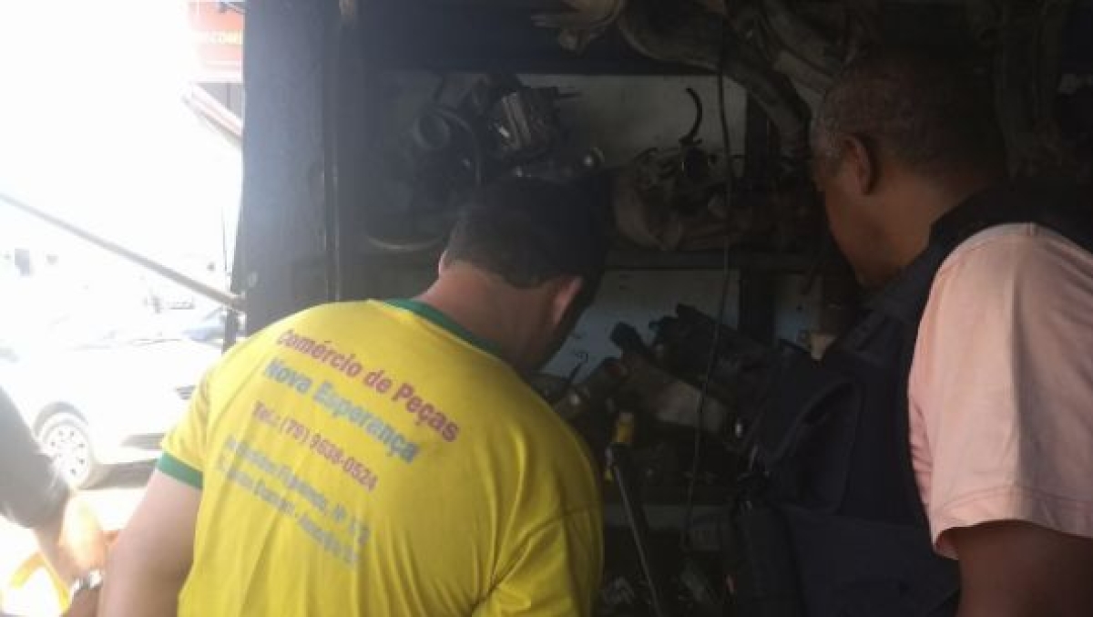 Operação policial prende comerciante e fecha desmanche de veículos roubados (Foto: SSP/SE)