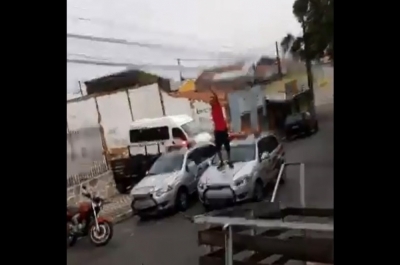 O vídeo que mostra a ação foi filmada pela população (Foto: reprodução/redes sociais)