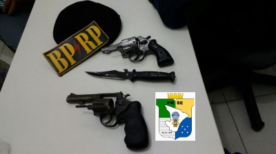 Polícia liberta vítima de sequestro, apreende 2 revólveres e recupera objetos em São Cristóvão (Foto: SSP)
