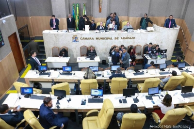 Vereadores analisam e aprovam seis PLs do Poder Executivo  (Foto: Gilton Rosas)