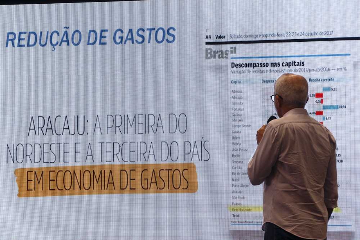 Prefeito de Aracaju faz balanço do 1º ano de gestão e anuncia R$ 300 milhões em obras para 2018 (Foto: Marco Vieira/PMA)