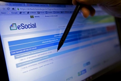 Adesão ao eSocial para empresas que faturam mais de R$ 78 milhões começa dia 8 (Foto: Marcelo Camargo/Agência Brasil)