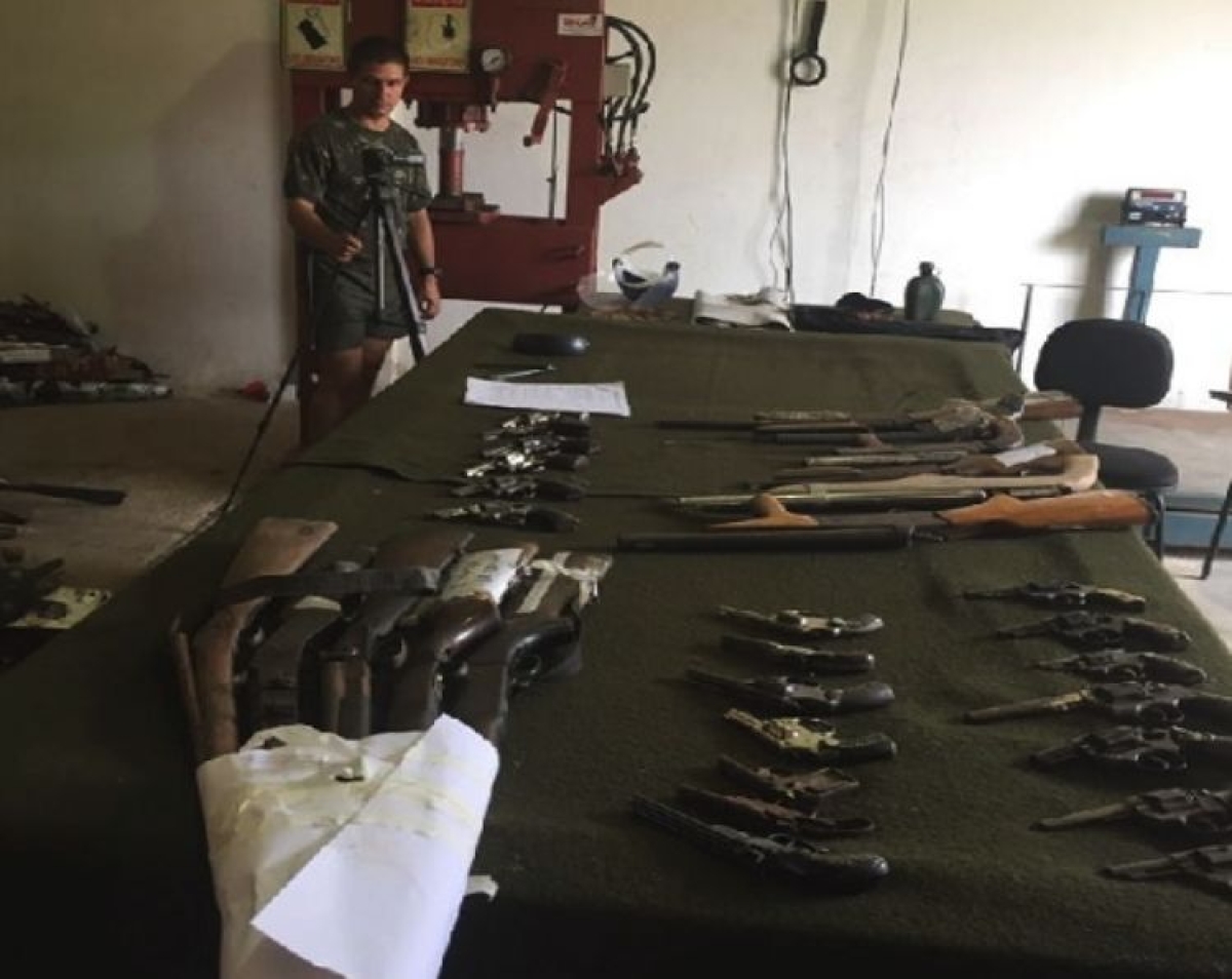 Armas recolhidas pelo Comitê do Desarmamento são destruídas pelo Exército (Foto: SSP/SE)