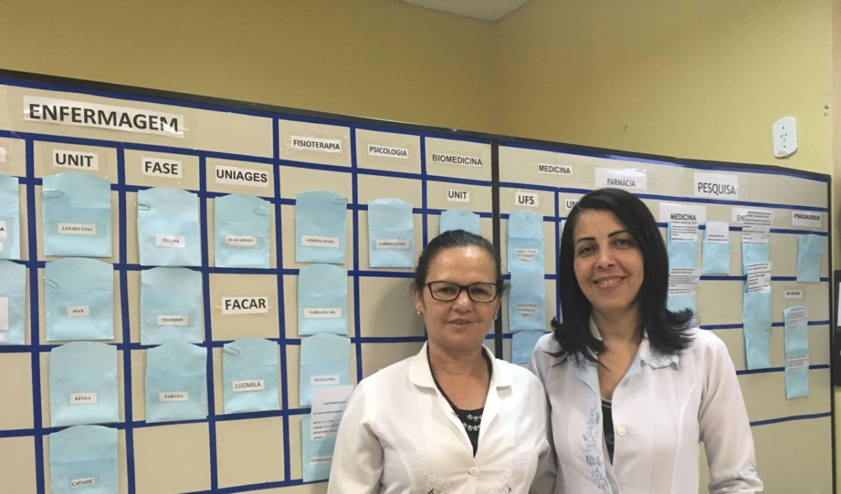 Enfermeira e Responsável Técnica do NEP, Dígena Maria Dias da Silva, e enfermeira Ana Carla Andrade de Oliveira (Foto: SES/SE)