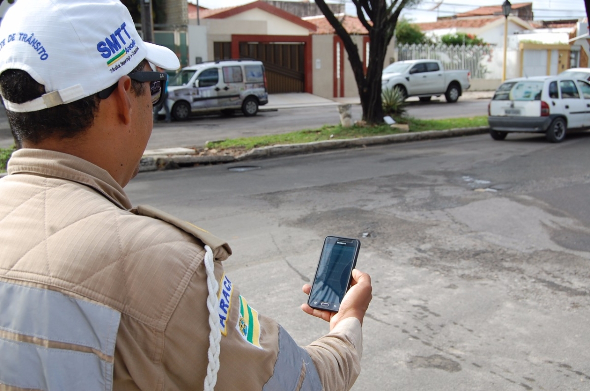 Tecnologia facilita o trabalho dos agentes de trânsito de Aracaju (Foto: SMTT/Aracaju)