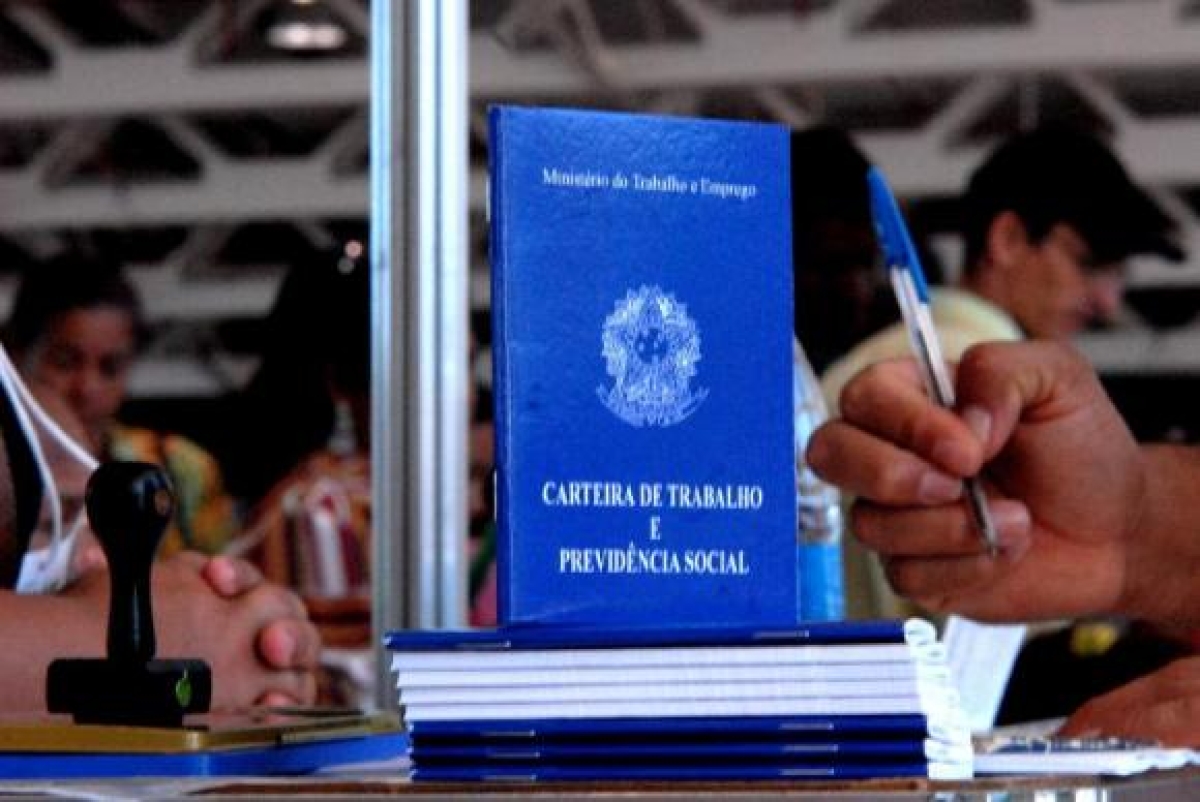 A população ocupada cresceu 0,9% em relação ao trimestre anterior e 2% na comparação com o último trimestre de 2016 (Foto: Marcello Casal Jr./Agência Brasil)