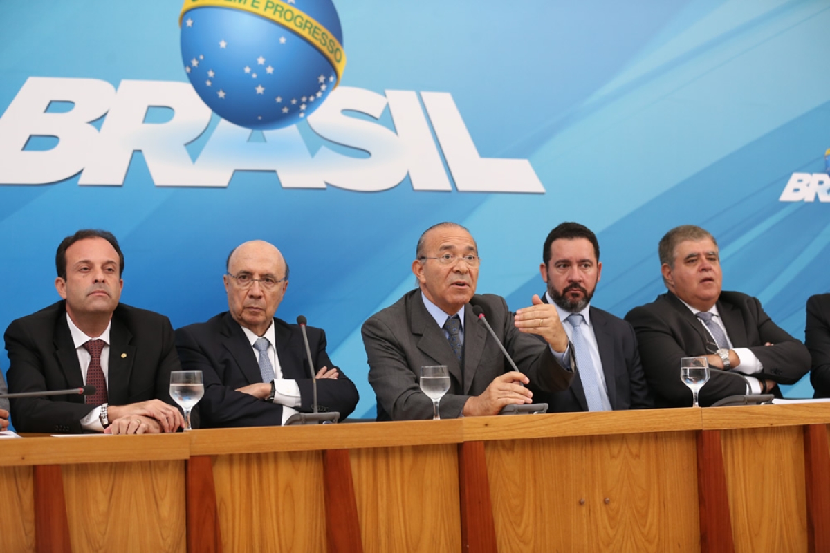 O ministro Eliseu Padilha diz que a decisão foi tomada pela impossibilidade de tramitação da reforma durante a intervenção no Rio (Foto: Fábio Rodrigues Pozzebom/Agência Brasil)