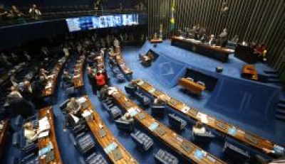 Senado conclui votação de MP que facilita renegociação das dívidas de estados e municípios com a União  (Foto: Fabio Rodrigues Pozzebom/Agência Brasil)