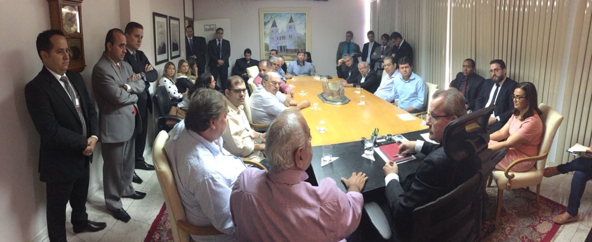 Prefeitos de Sergipe participam de reunião sobre precatórios no TJ/Sergipe (Foto: T. Dantas Comunicação)