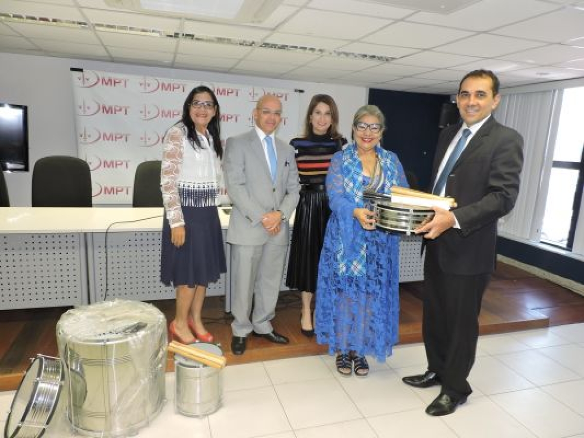 MPT destina veículo e instrumentos musicais às Apaes em Sergipe (Foto: MPT/SE)