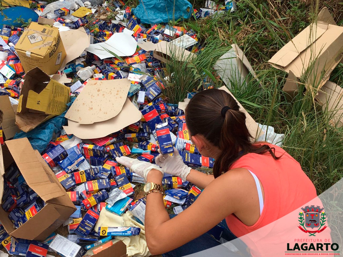 Vigilância Sanitária de Lagarto recolhe medicamentos descartados em via pública e identifica farmácia suspeita pelo ato (Foto: Prefeitura de Lagarto)